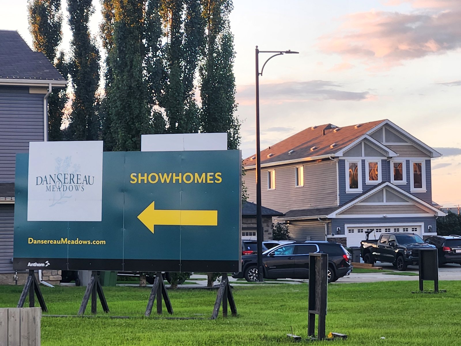 Dansereau Meadows showhomes sign in Beaumont, Alberta